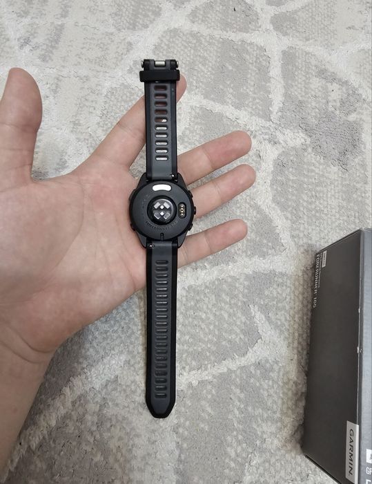Срочно продам часы Garmin 165 forerunner