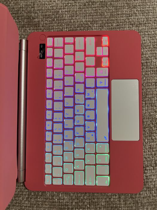 Tastatură Magic Keyboard pentru iPad – Nouă, Iluminare RGB, Roz
