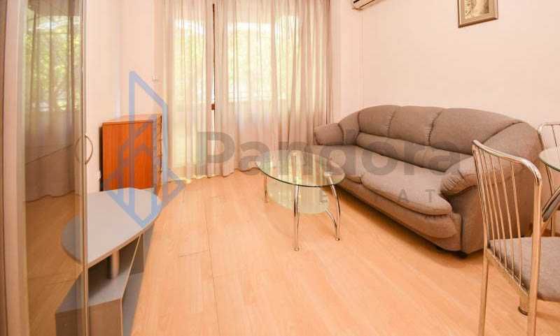 Двустаен апартамент под наем в Центъра