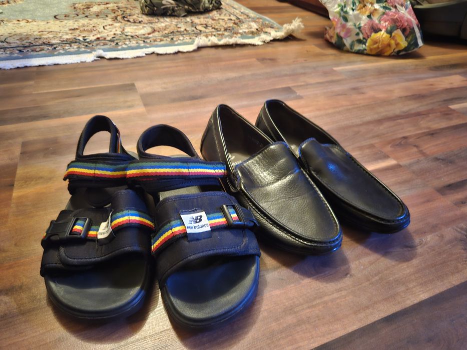 В продаже Обувь.