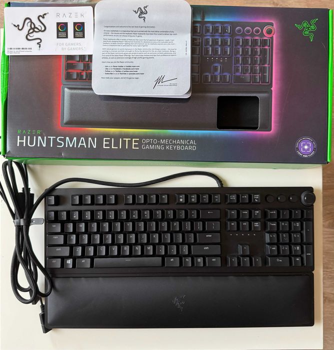 Геймърска механична клавиатура | Razer Huntsman Elite RGB | Clicky Optical Switches