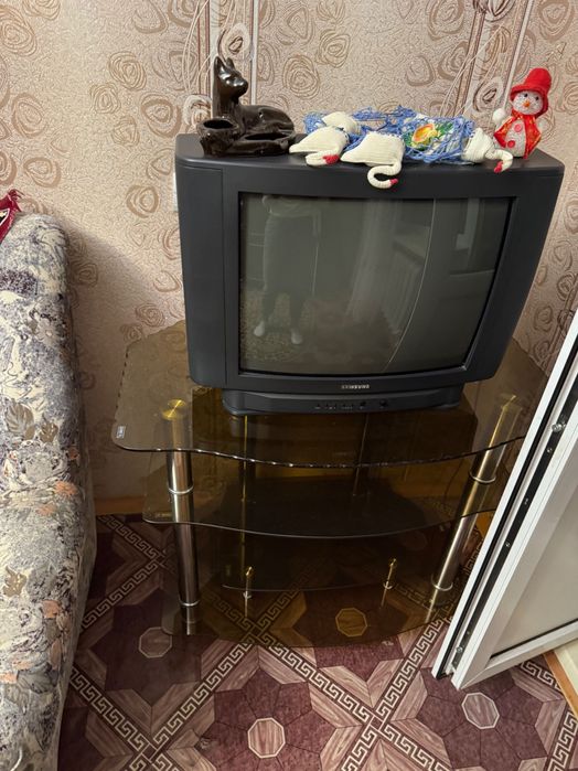 Телевизор б/у в отличном состоянии