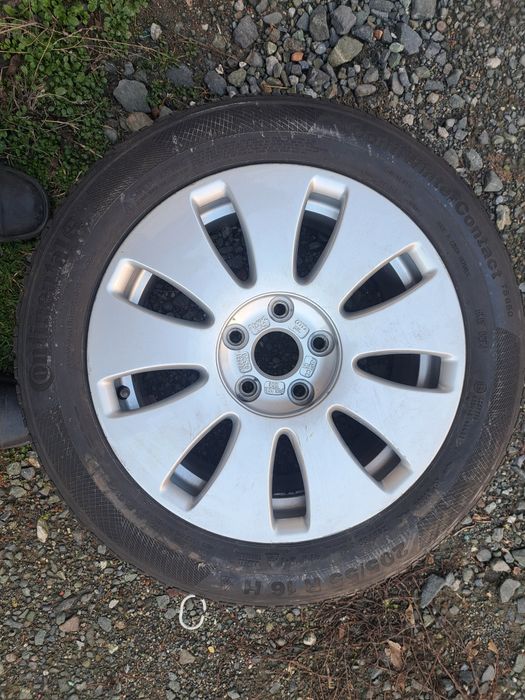 Продавам джанта с гума 205/55/16