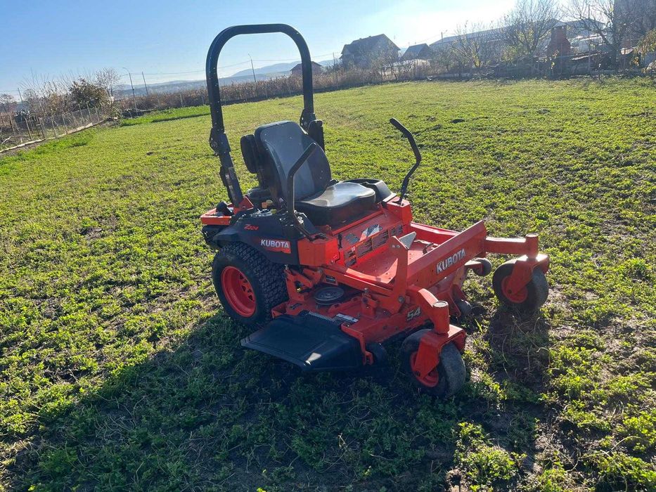 Tractor de tuns iarba profesional KUBOTA Z724