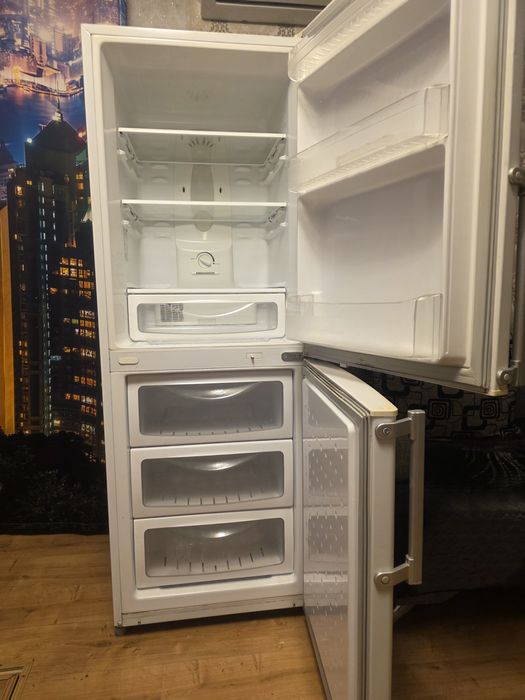 Продам холодильник