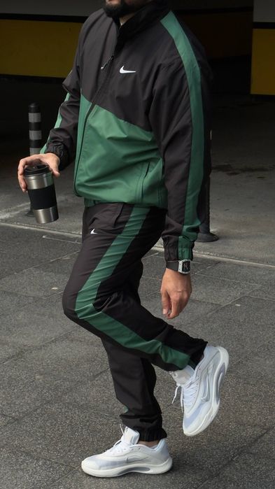Trening Nike,material fâș,calitate luxury, toate mărimile disponibile