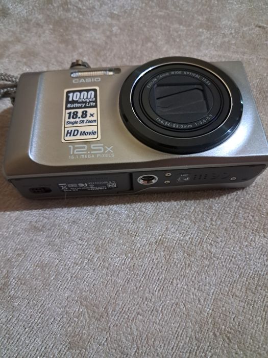 Фотоапарат Casio EX-H30 16,1 Mp