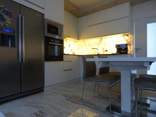 Дава се под наем Тристаен апартамент в София, Зона Б-5 - 90 кв.м за 900 € - Снимка #1