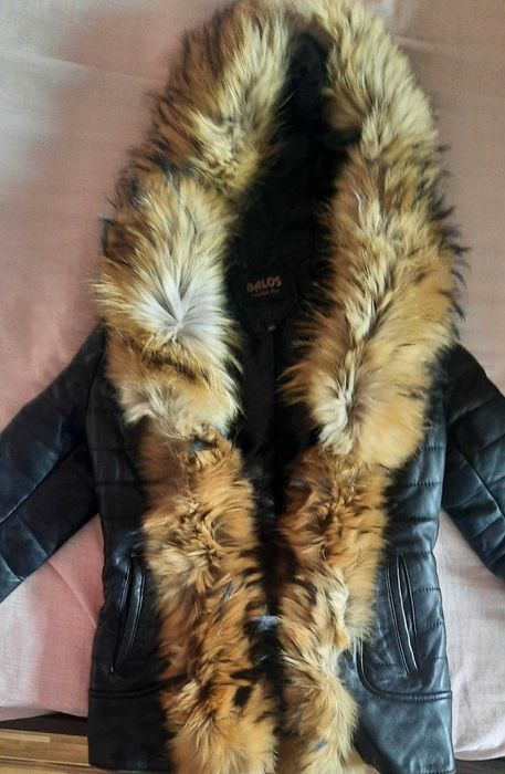 Елегантно дамско яке от естествена кожа и лисичи пух - S размер