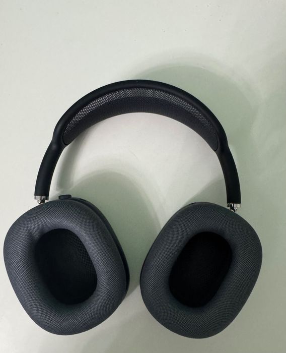 AirPods 2 Max ношеные