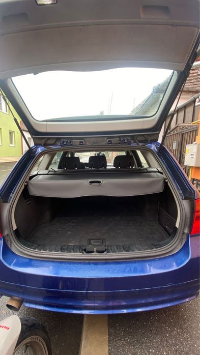 BMW 318i Touring E91