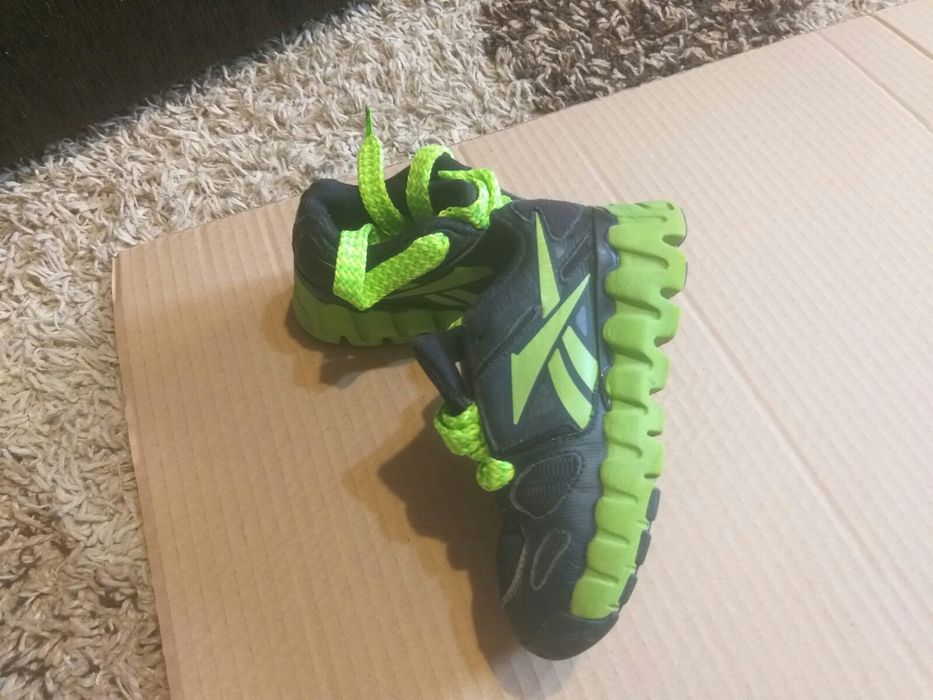 Кецове,ботуши,маратонки и черни обувки