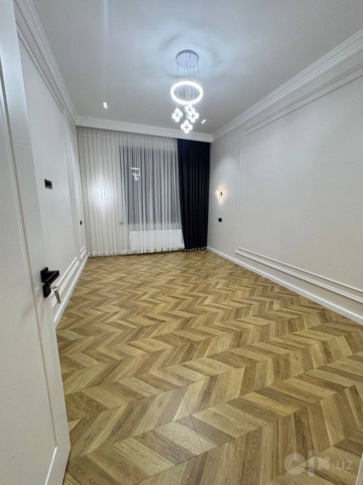 3 коттеджа вдоль дороги, 400м², 3 этажа, 6 комнат, Юнусабад, Тикланиш