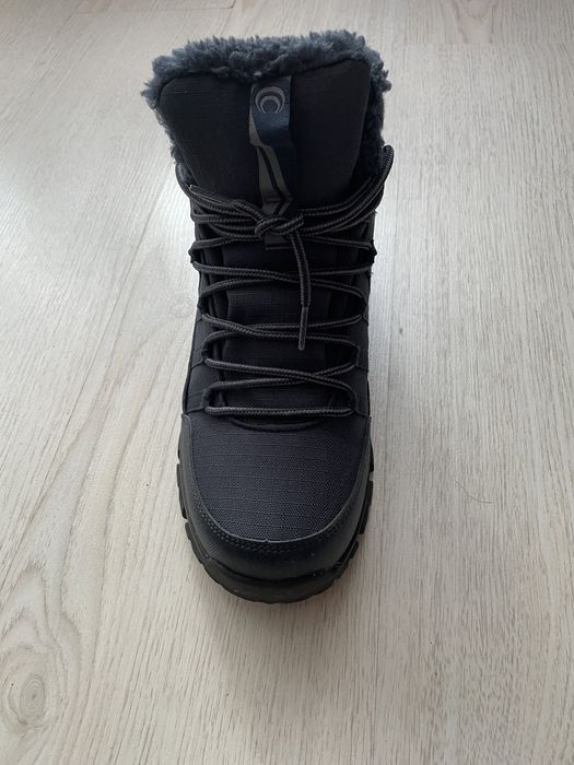 Продаю зимние ботинки