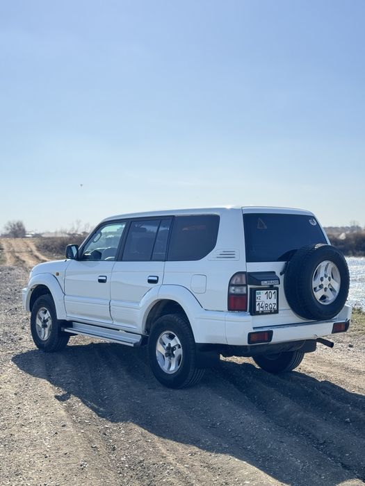 Toyota Land Cruiser Prado 90