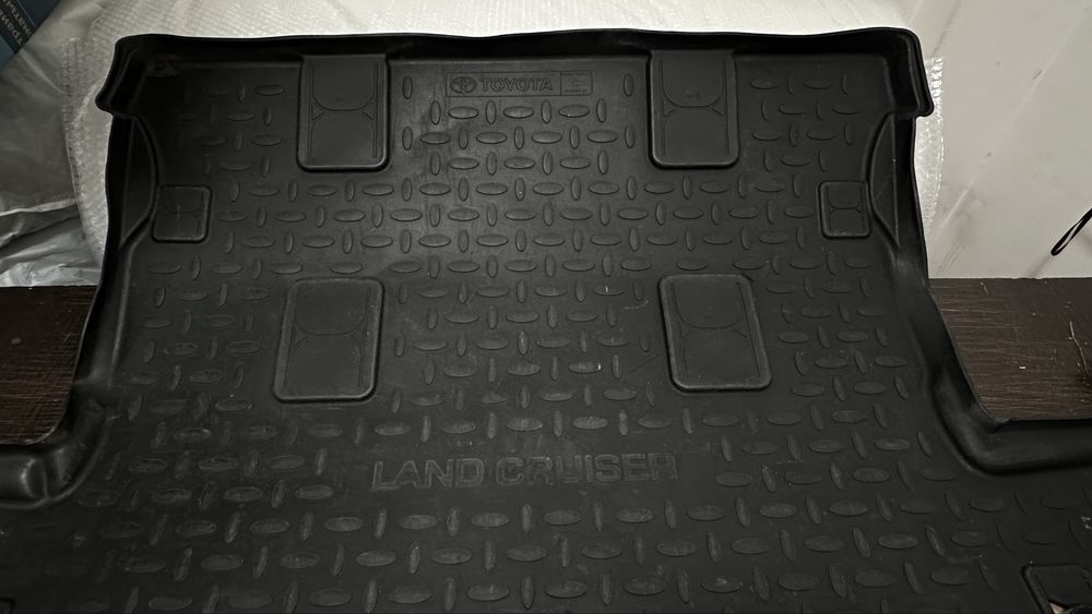 полик коврик крузак 200