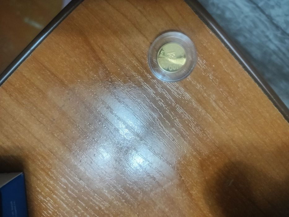 Продам золотую монету