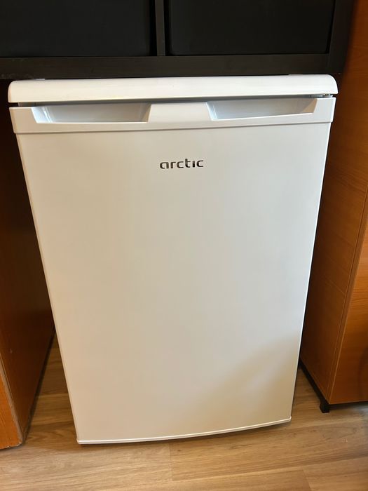 Frigider cu o ușă Arctic FRGAF125M40W Clasa E 120L 84cm