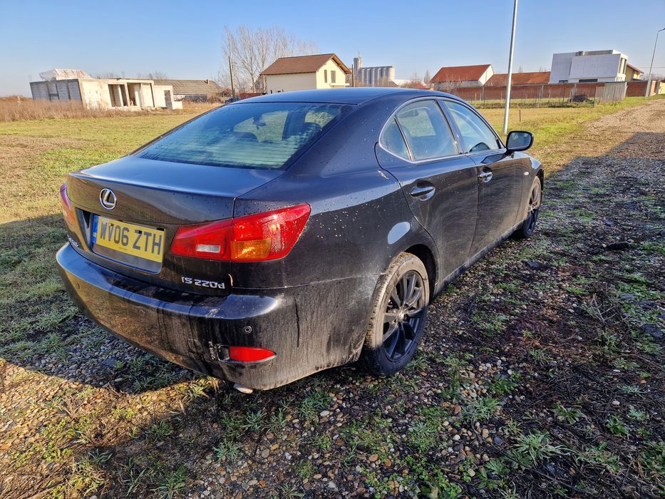 Dezmembrez Lexus is220 2.2 177 cp 2006