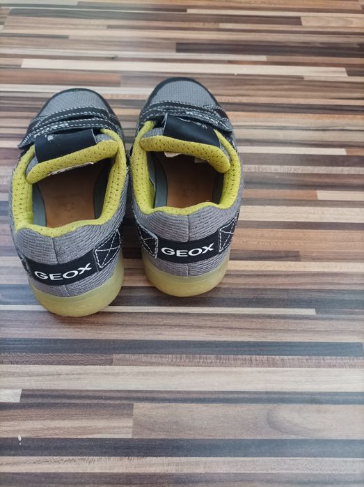 Маратонки на Geox