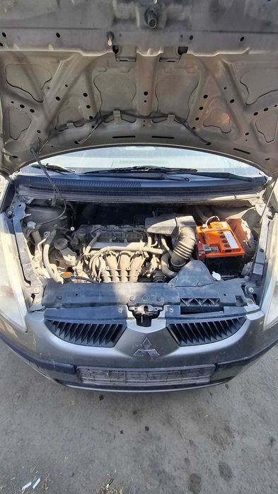 Dezmembrez Mitsubishi Colt