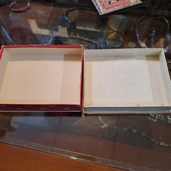 Cutie veche de bomboane fondate 1970-1980