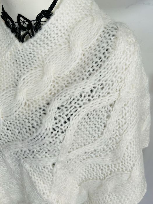 Poncho alb de dama