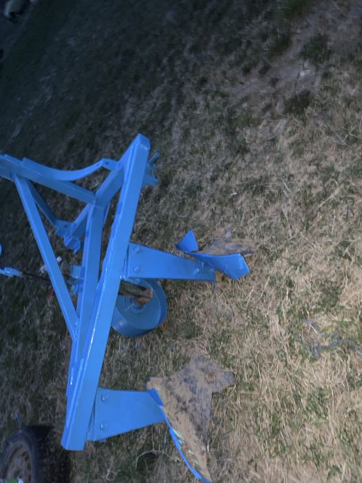 Vand pluguri cu 2 si 3 brazde