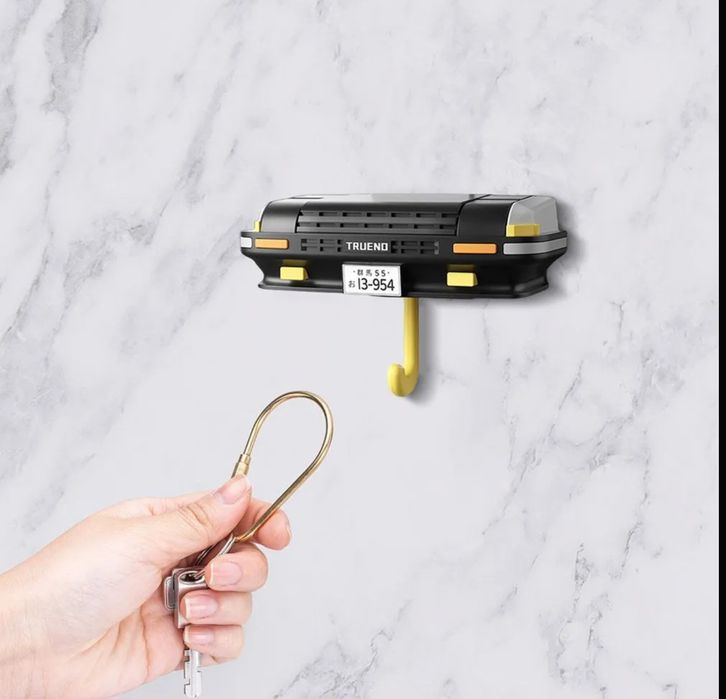 Держатель для ключей в виде машины