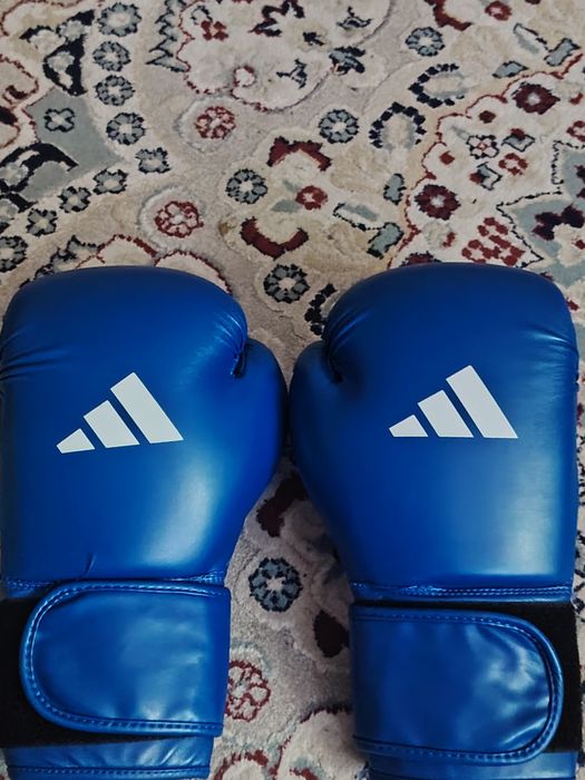Adidas перчатки для бокса