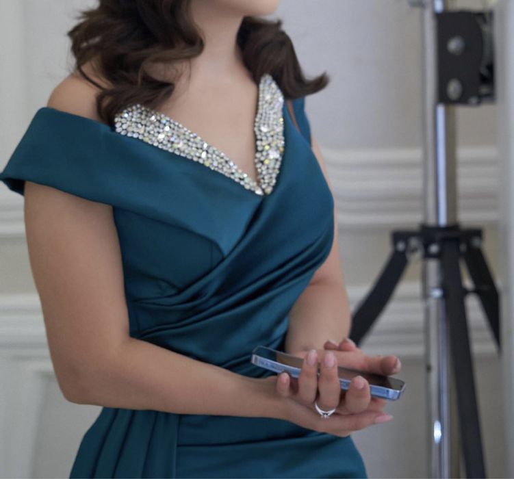 Продается вечернее платье