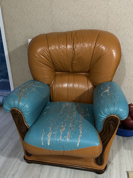 Продам диван с креслом