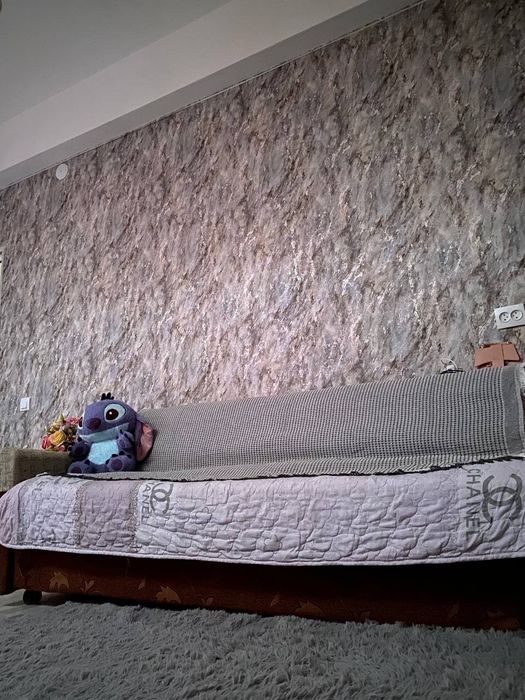 Продается диван в хорошем состоянии.