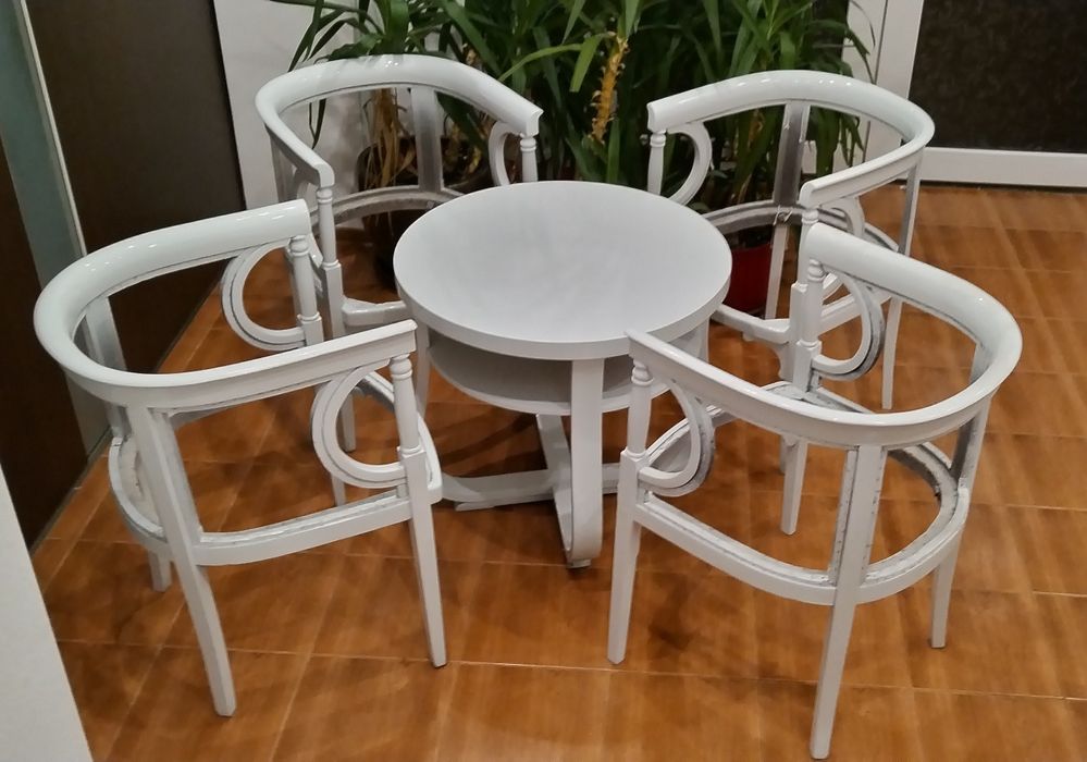 Mobilier stil  partial restaurat  culoare alba