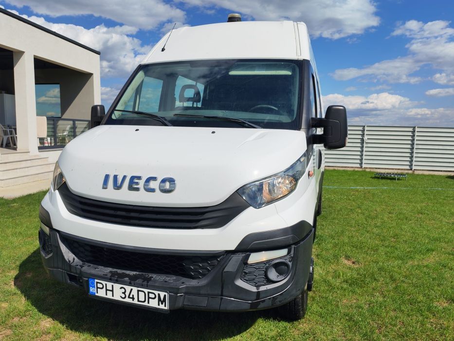 Vand Iveco ab 2017 ,7 locuri.