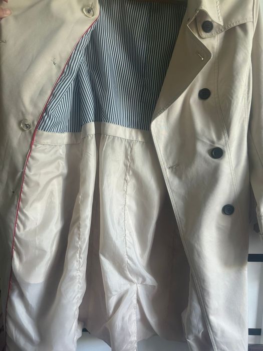 Плащ фирменный стильный