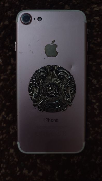 Продается айфон 7