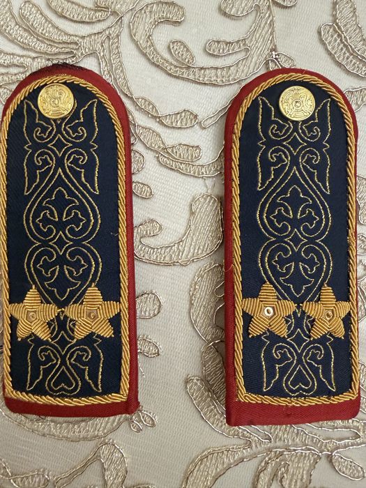 Продам сшитые золотые погоны (подполковник), ручная работа