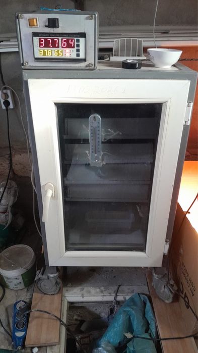 Инкубатор хорошом состояние