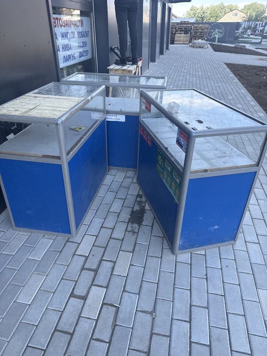 Продаю 3 витрины