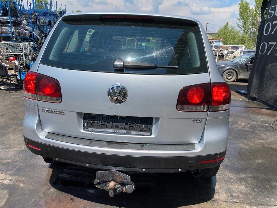 Dezmembrez TOUAREG 7L facelift 2.5 BPE euro 4/bara fata/capota/far/usa