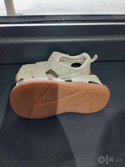 Qaymoq rang sandal