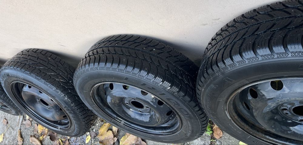 Anvelope de iarna cu jenti 185 65 R15 Debica Sebring