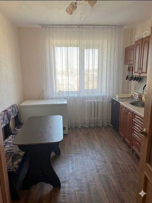 Продам 2 ком мкр  В БЕРЕКЕ