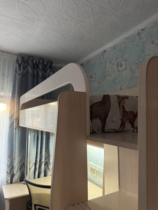 Двухъярусная кровать