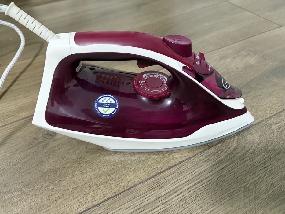 Vand fier de calcat Tefal