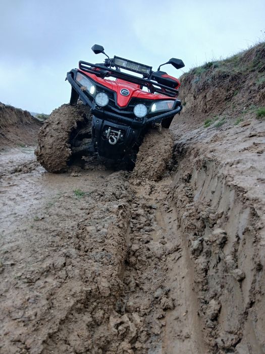 Vând Atv Cf Moto 520L.