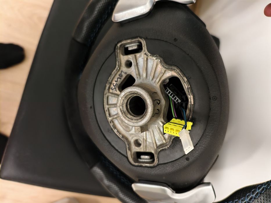 Волан с пера за bmw f20, f30 с airbag еърбег