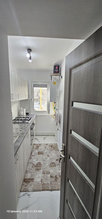 Apartamente 2 camere semidecomandat.