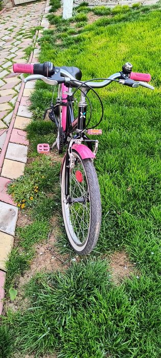 Bicicleta B-Twin 20" cu schimbator de viteze